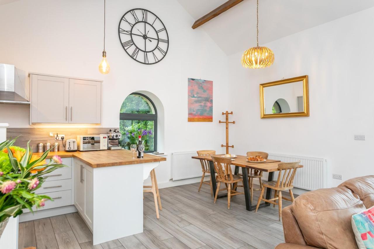 Riverbank Cottage แลงคาสเตอร์ ภายนอก รูปภาพ